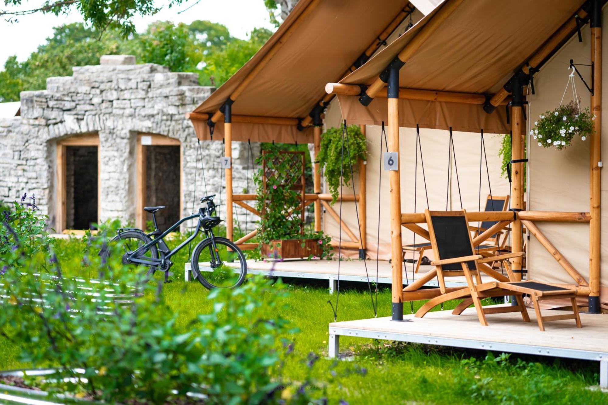 Hotel Mia Glamping Orissaare Exterior foto