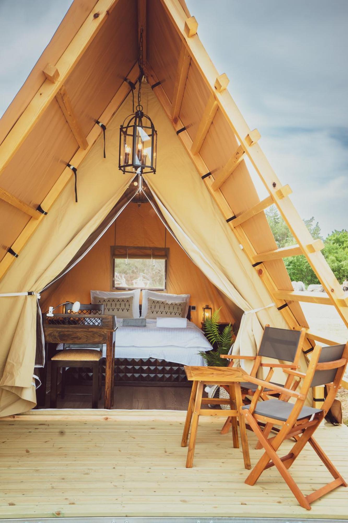 Hotel Mia Glamping Orissaare Exterior foto