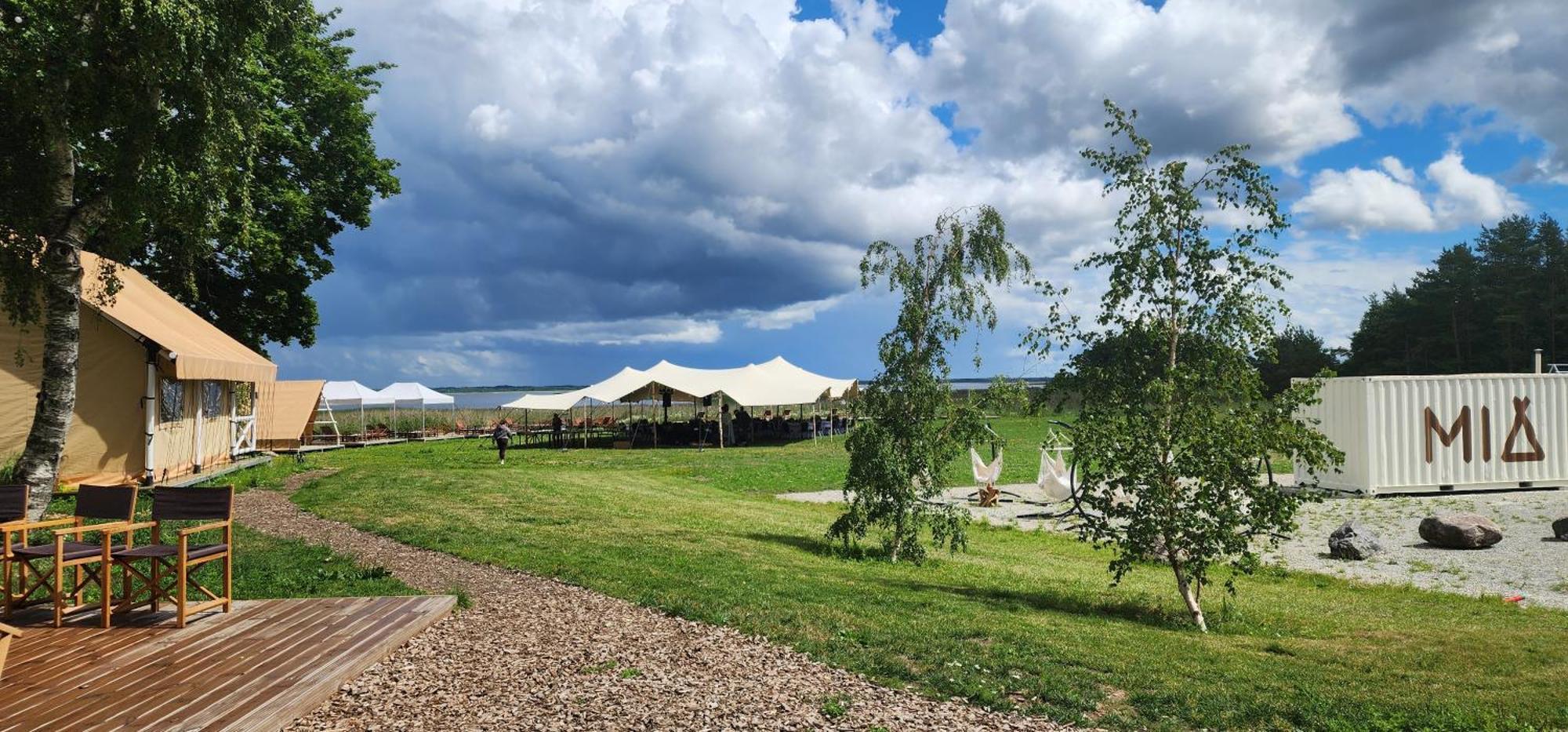 Hotel Mia Glamping Orissaare Exterior foto